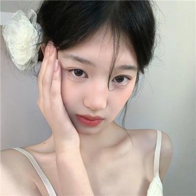 橙色女孩